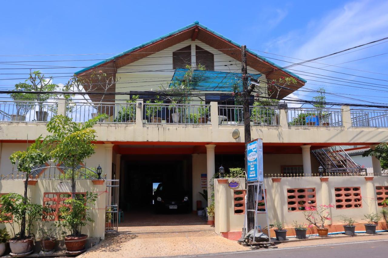 Ban Sulada Guest House Laem Ngop Екстер'єр фото